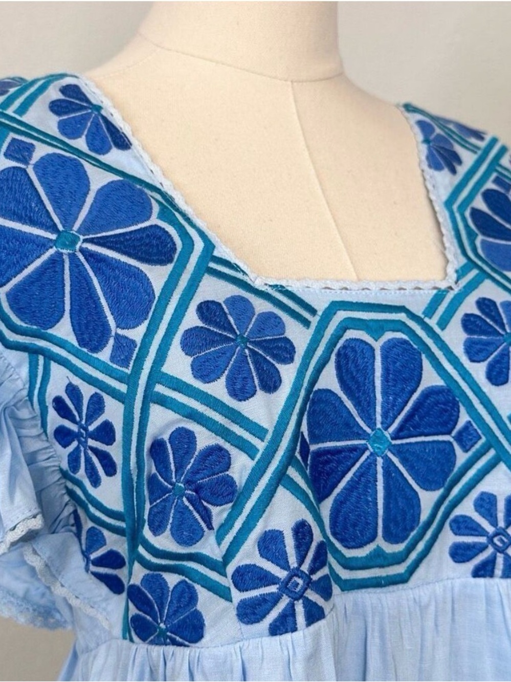 J.Marie Embroidered Flutter Sleeve Top - Light Blue NWT Medium - Picture 12 of 14